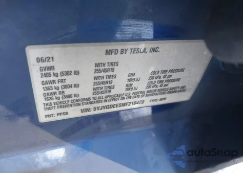 2021 Tesla Model Y Long Range Dual Motor All-Wheel Drive z USA, uszkodzony, nr VIN 5YJYGDEE5MF210479